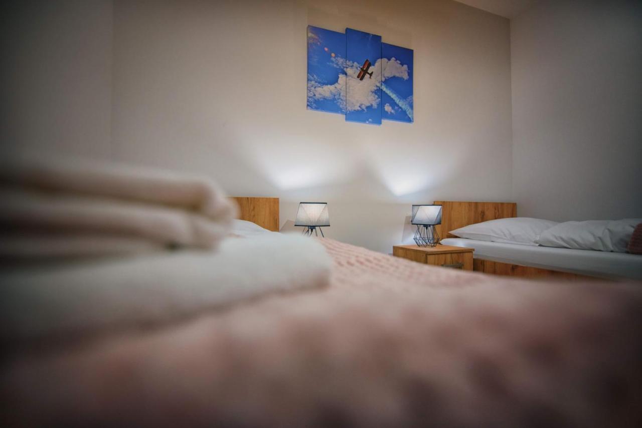 Blue Sky - Apartamenty Zator Bagian luar foto